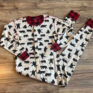 Holiday 1-piece “Bear Bottom” Pajamas 🐻 Large